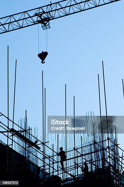 Local De Construção - Fotografias de stock e mais imagens de Andaime - Andaime, Ao Ar Livre, Cidade