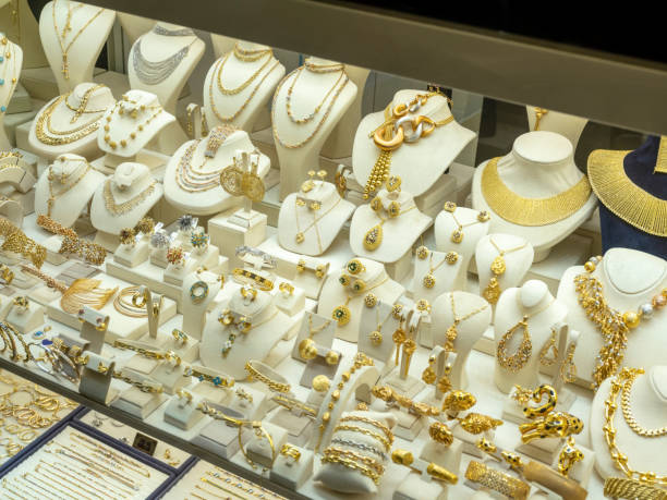 istock jewelry store 1381135031