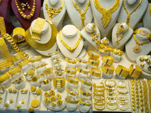 istock jewelry store 1381138746