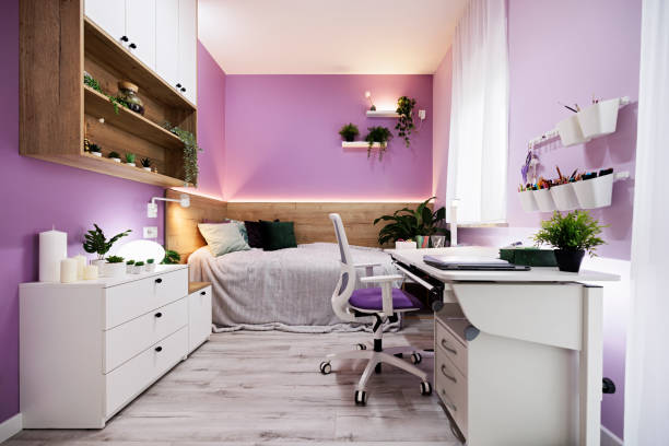habitación moderna, luminosa y para adolescentes - lavender coloured fotografías e imágenes de stock