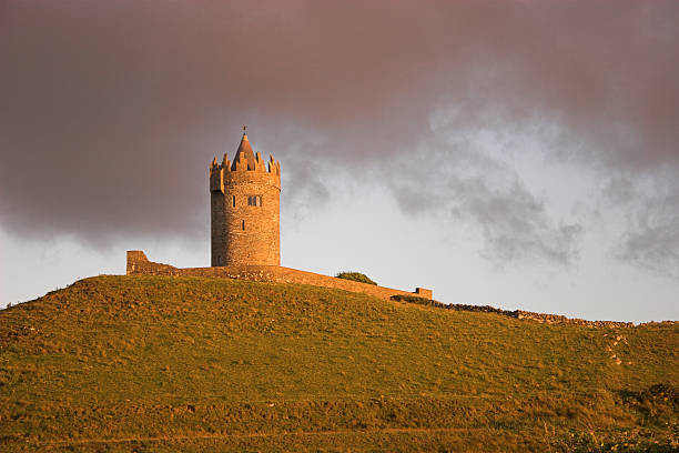 istock Doonagore Castle Sunset - Ireland 138133411