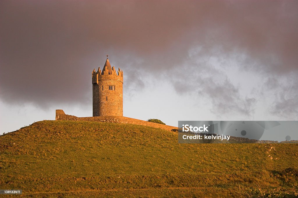 Doonagore Zamek słońca-Irlandia - Zbiór zdjęć royalty-free (Hrabstwo Clare)