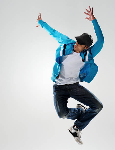 saut de danseuse action - b boy photos et images de collection