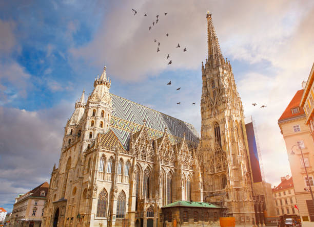 St. Stephen's Cathedral (Stephansdom) in Wien St. Stephen's Cathedral (Stephansdom) on the Stephansplatz in the centre of austrian capital Wien st. stephens cathedral vienna photos stock pictures, royalty-free photos & images
