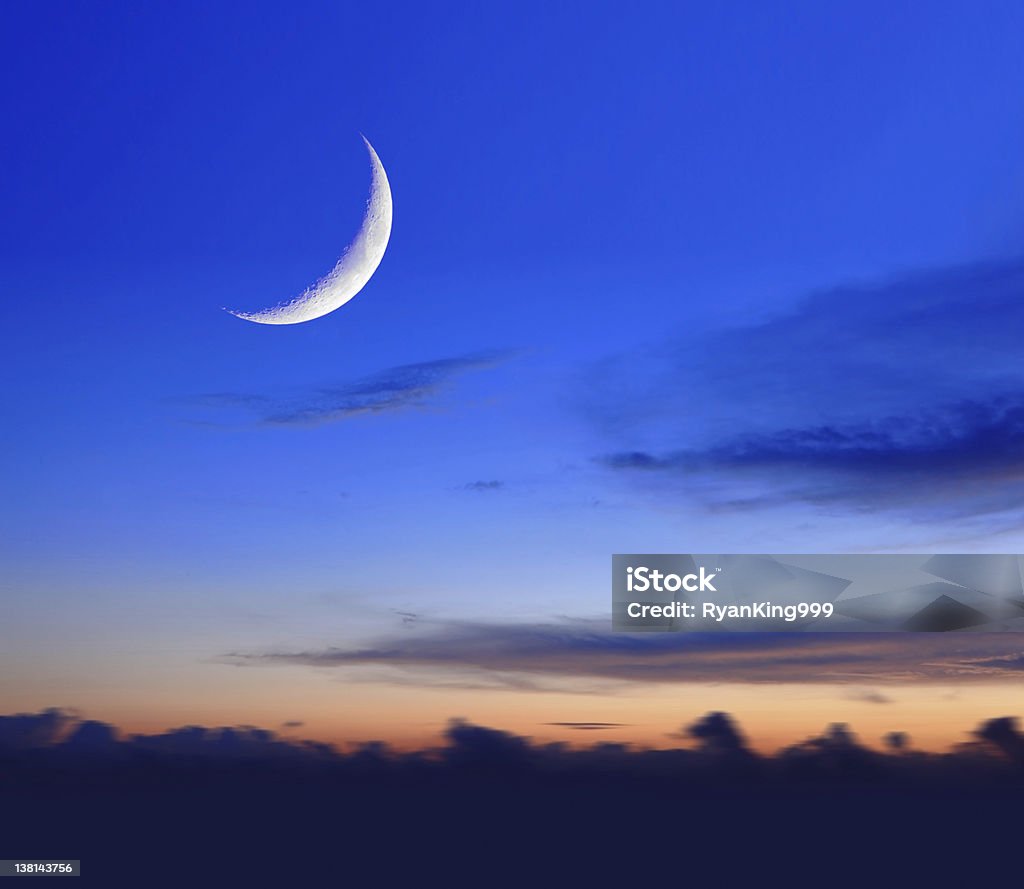 crescent Mond mit schönen Sonnenuntergang Hintergrund - Lizenzfrei Halbmond - Form Stock-Foto