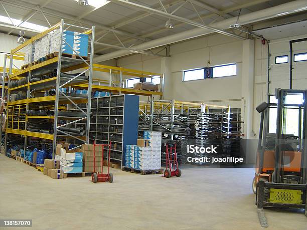 Warehouse12 Stockfoto und mehr Bilder von Scheune - Scheune, Auslieferungslager, Behälter