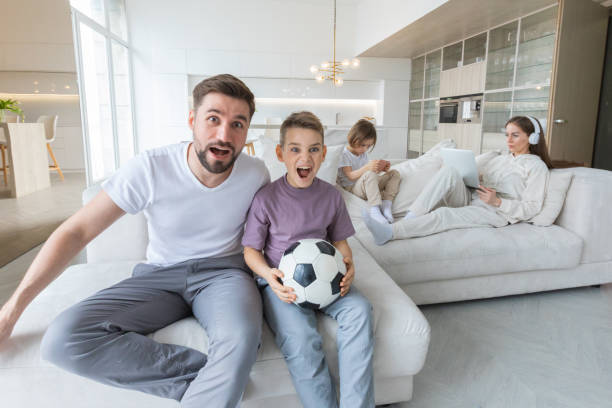 istock Family having fun at home 1381572083