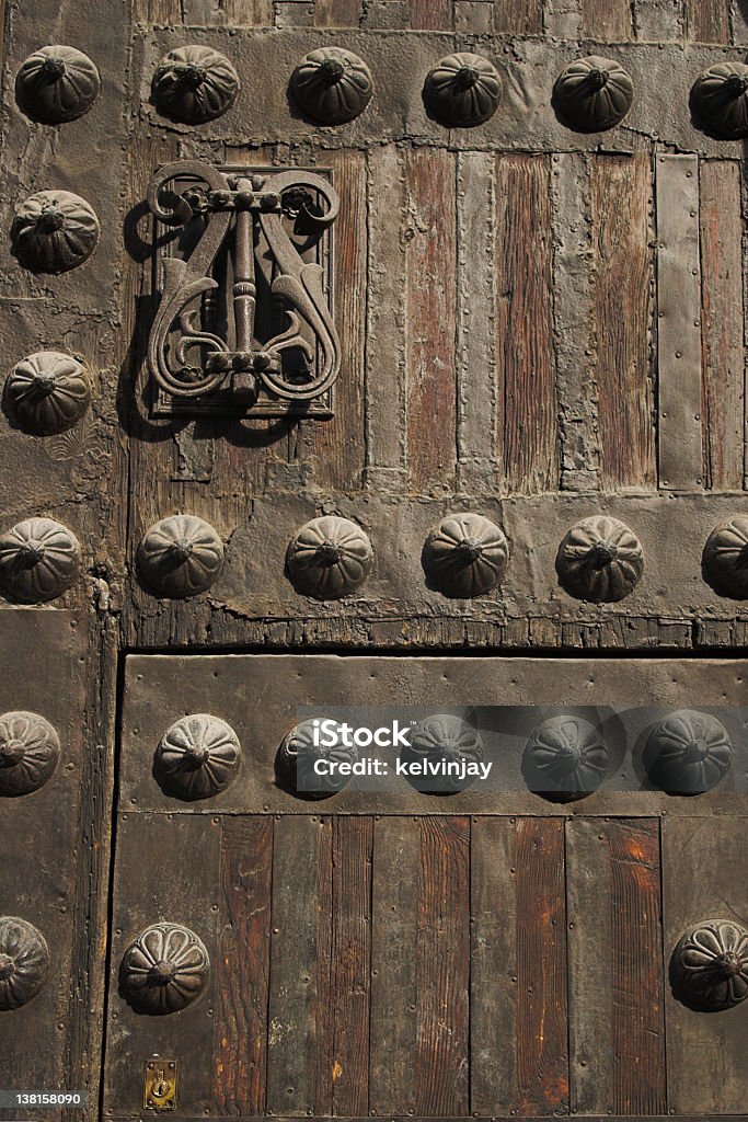 Ancienne porte en bois - Photo de Antique libre de droits