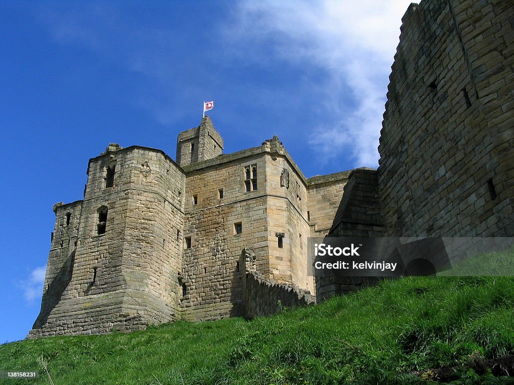 Warkworth замка, руины - Стоковые фото Warkworth роялти-фри