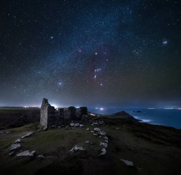 I've wanted to visit this location for a while. This cairn circle is believed to be a Bronze Age round enclosure and the site is also that of an Iron Age hillfort.

As it was St. Pirans day, I sat on the cliffside with a bottle of 'Proper Job' looking at Cape Cornwall and savoured the beauty of Kernow….’ansum.