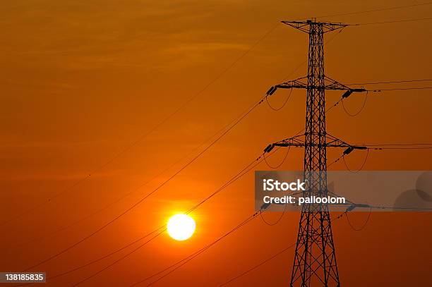 Electricity Stockfoto und mehr Bilder von Architektonische Säule - Architektonische Säule, Breit, Charge-Foul