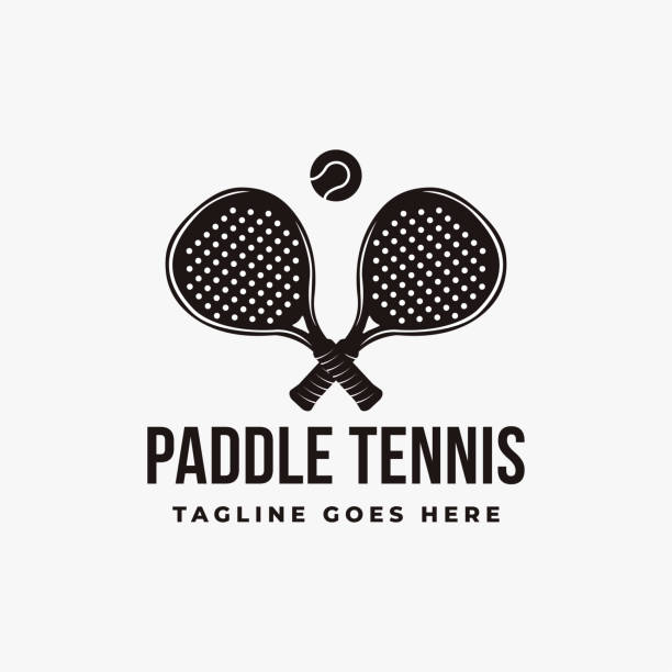 ilustraciones, imágenes clip art, dibujos animados e iconos de stock de icono del logotipo de vintage paddle tennis vector sobre fondo blanco - racketball racket ball court