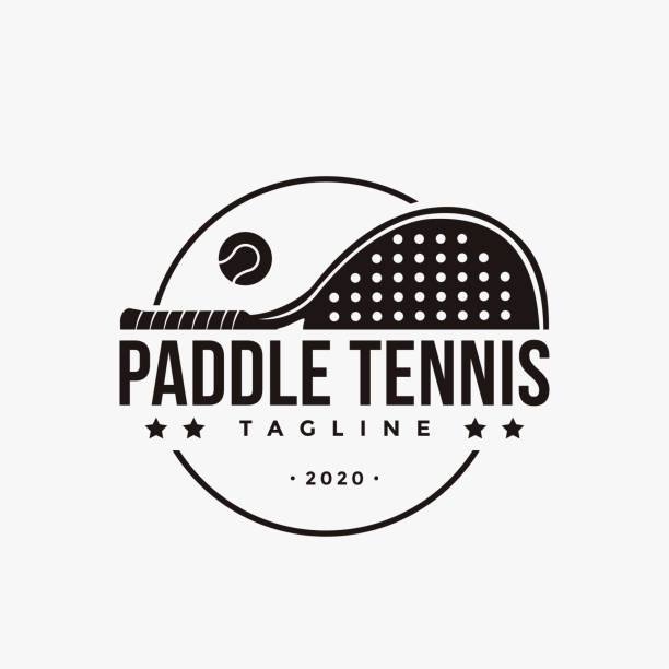 illustrazioni stock, clip art, cartoni animati e icone di tendenza di vettore dell'icona del logo del paddle tennis vintage su sfondo bianco - padel