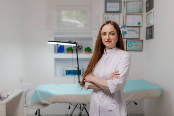istock Cosmetologist in the office at work 1382362518