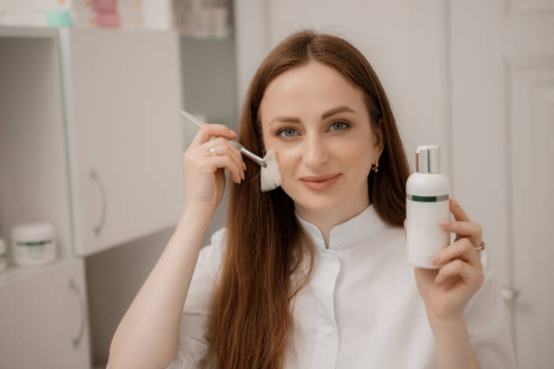 istock Cosmetologist in the office at work 1382363103