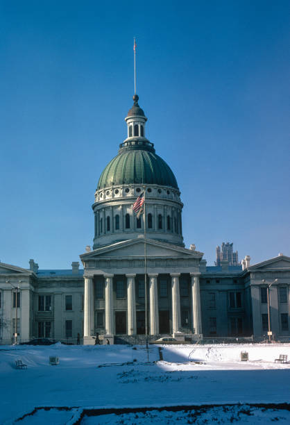 istock Gateway Arch NP - Old Courthouse from Arch Grounds Vertical 1974 1382370445