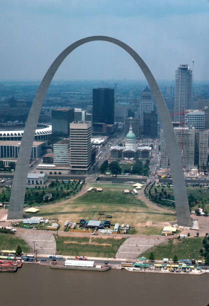 istock Gateway Arch NP - Arch Aerial View West 1984 1382371719