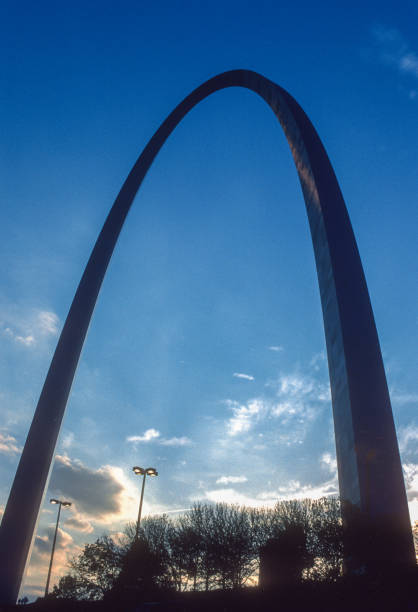 istock Gateway Arch NP - Arch at Sunset 1999 1382371819