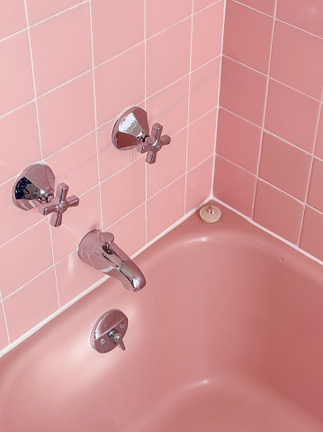 ceramic tile, bathtub, faucets
