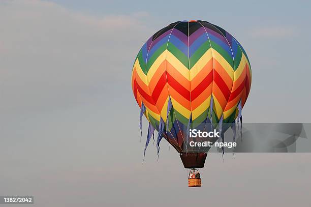 Globos De Aire Caliente V Foto de stock y más banco de imágenes de Actividades recreativas - Actividades recreativas, Aire libre, Arriba de