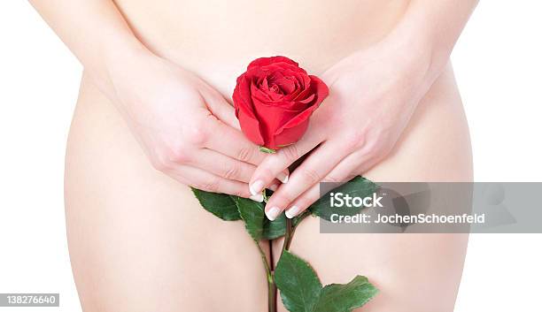 Bella Dai Capelli Biondi Donna Con Nude Rosa - Fotografie stock e altre immagini di Adulto - Adulto, Armonia, Beautiful Woman