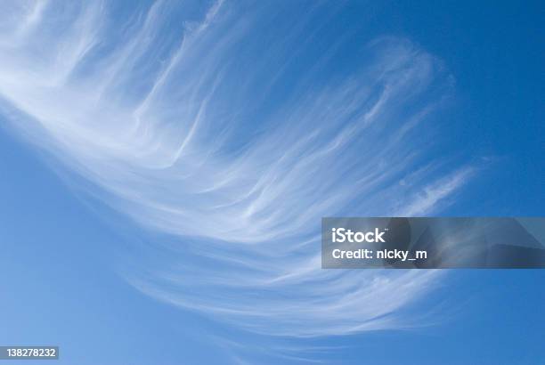 Photo libre de droit de Vaporeux Nuages banque d'images et plus d'images libres de droit de Bleu - Bleu, Ciel, Cirrus