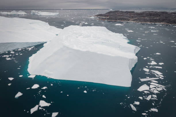 istock BIG ICEBERGS FROM AERIAL VIEW 1382801813
