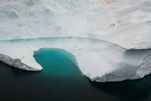 istock BIG ICEBERGS FROM AERIAL VIEW 1382822413