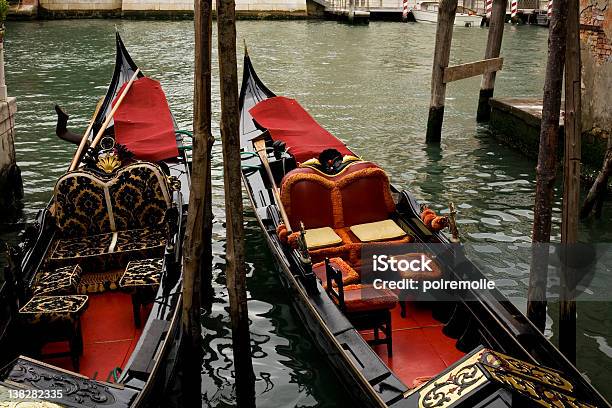 Gondolas Foto de stock y más banco de imágenes de Agua - Agua, Aire libre, Belleza