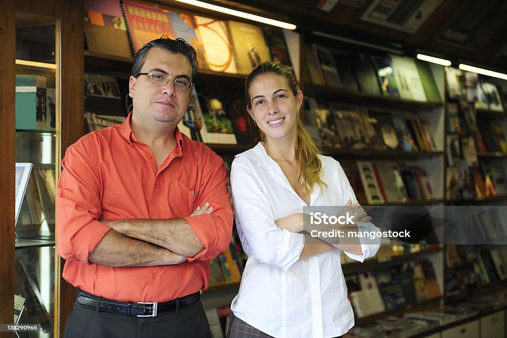 small business: Inhaber eines Buchhandlung - Lizenzfrei Familie Stock-Foto