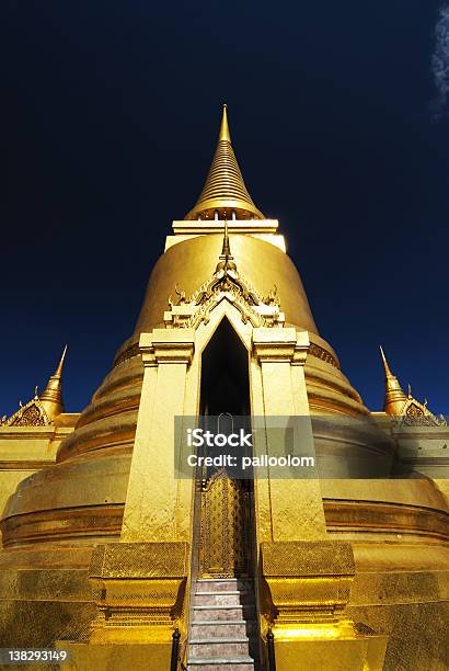 Pagoda Dorata - Fotografie stock e altre immagini di Architettura - Architettura, Asia, Bangkok