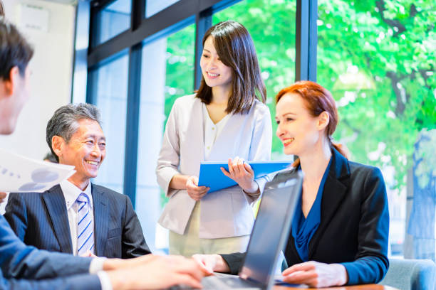 istock Senior businesspersons who are still working 1383008420