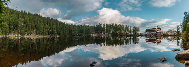 panorama mummelsee im schwarzwald - black forest fotos stock-fotos und bilder