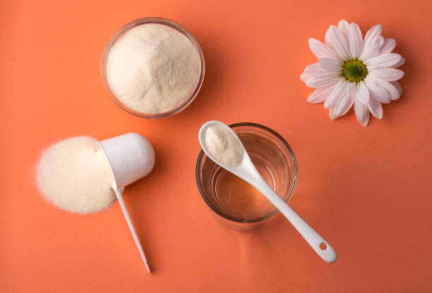 istock Hydrolyzed collagen powder to mix with water 1383226311