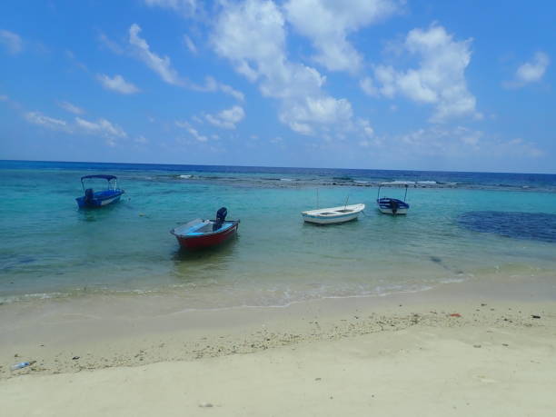 istock Beautiful sea in Rasdhoo island 1383383712