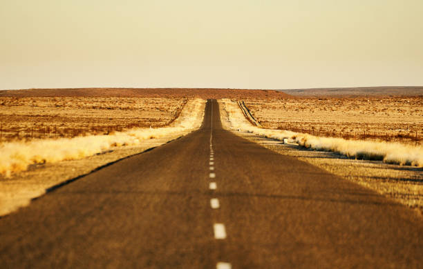 país de carretera - the karoo fotografías e imágenes de stock