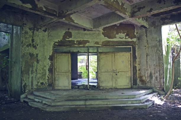 istock abandoned building at mumbai , india 1383484513