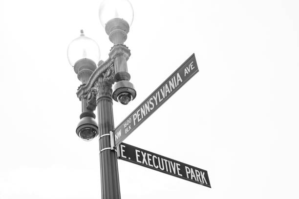 istock Street sign Washington 1383486827