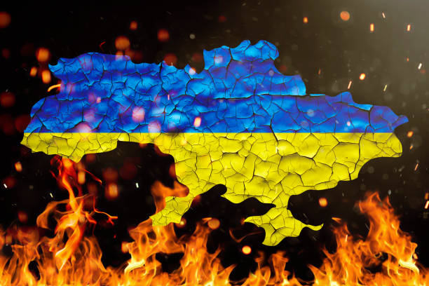 bandera de ucrania pintada sobre muro de hormigón agrietado.ucrania rusia ucrania crisis concepto ilustración. - ukraine war fotografías e imágenes de stock