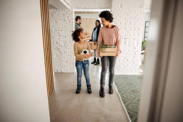 istock Family moving home 1383549274