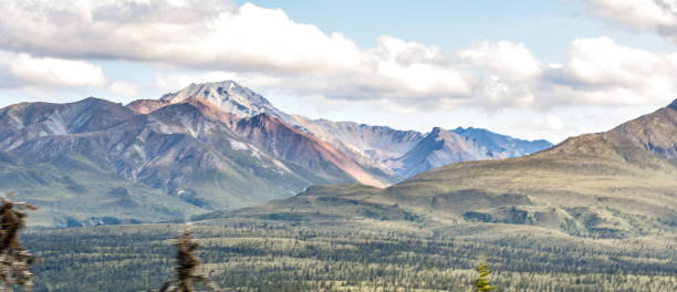 istock Chugach Mountains - Alaska Mountain Ranges 1383559642