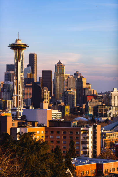 seattle skyline état de washington - seattle skyline cityscape space needle photos et images de collection