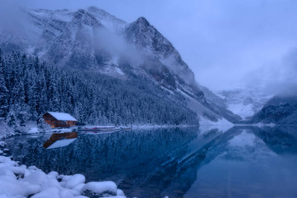 istock Frosty Lake louise 1383701506