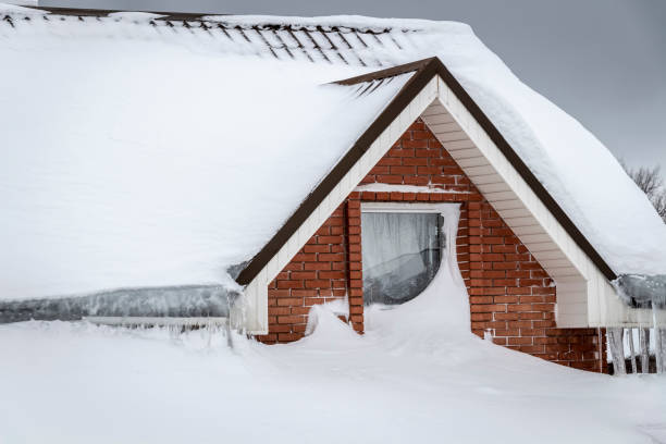 istock The roof is under the snow 1383726619