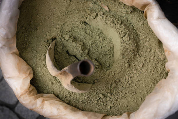 istock Powder henna sold in sack. 1383985913