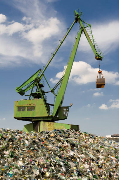 żuraw - garbage dump vertical outdoors nobody zdjęcia i obrazy z banku zdjęć