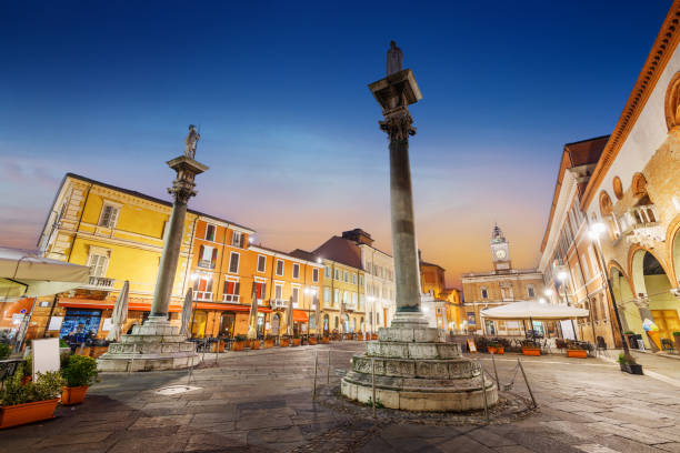 ravenna, italy at piazza del popolo - ravena imagens e fotografias de stock