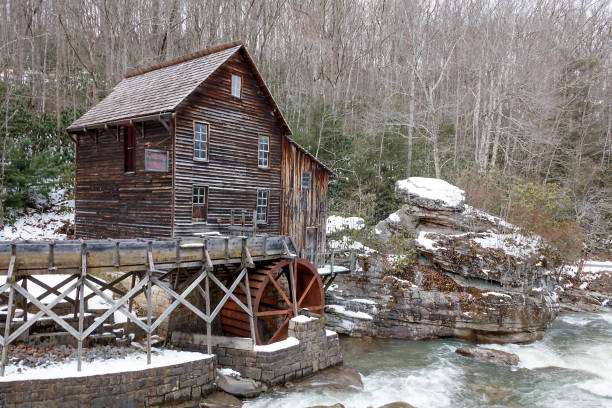 просека ручей grist mill - autumn watermill glade creek waterfall стоковые фото и изображения