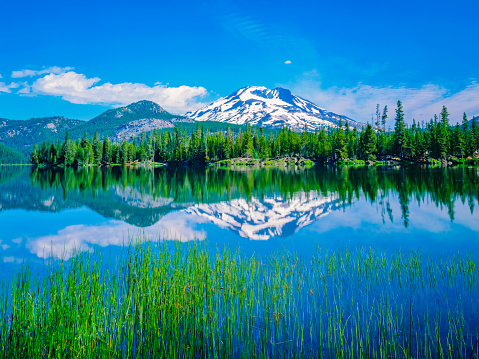 SOUTH SISTER AT SPARK LAKE IN THE CASCADE RANGE NEAR BEND OREGON