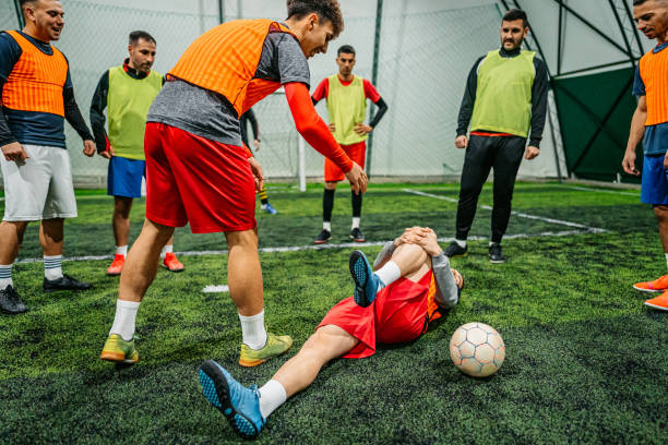 istock Soccer player get got injured in the game 1384339091